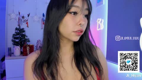 Snapshot of ji_hyun chatting on 01/17/25, 09:28 Ji online show from 01/17/25, 09:28