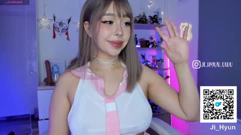 Snapshot of ji_hyun chatting on 02/02/25, 11:21 Ji online show from 02/02/25, 11:21