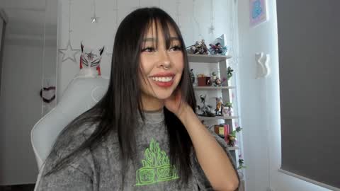 Snapshot of ji_hyun chatting on 02/04/25, 09:31 Ji online show from 02/04/25, 09:31