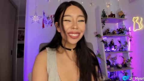 Snapshot of ji_hyun chatting on 09/09/25, 10:31 Ji online show from 09/09/25, 10:31