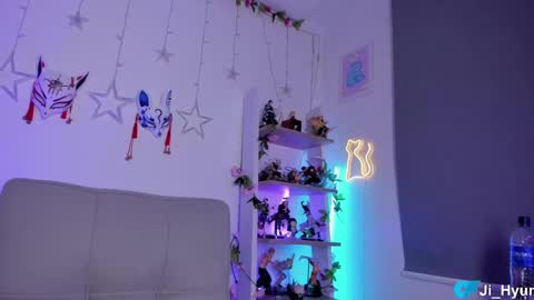 Snapshot of ji_hyun chatting on 09/24/25, 12:47 Ji online show from 09/24/25, 12:47