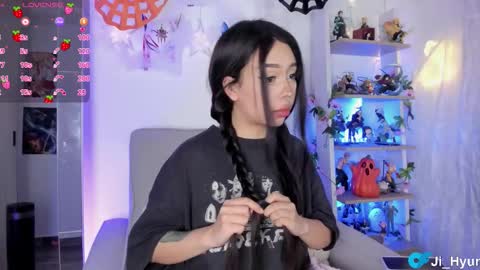 Snapshot of ji_hyun chatting on 10/23/25, 01:38 Ji online show from 10/23/25, 01:38