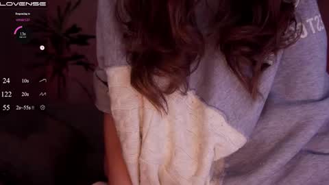 jia_lisaa online show from 11/12/25, 12:22