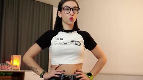 Mari online show from 11/15/25, 10:01