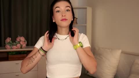 Mari online show from 11/16/25, 09:26