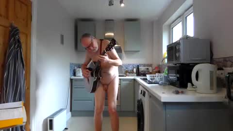Snapshot of jimmybenido chatting on 05/08/26, 05:07 Jim Redgewell online show from 05/08/26, 05:07