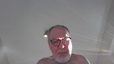 Snapshot of jimmybenido chatting on 05/09/26, 04:56 Jim Redgewell online show from 05/09/26, 04:56