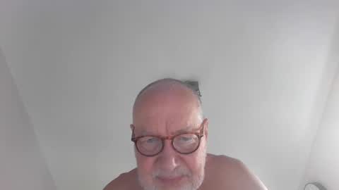 Snapshot of jimmybenido chatting on 05/30/26, 04:48 Jim Redgewell online show from 05/30/26, 04:48