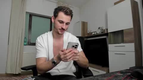 AlphaJimmy online show from 11/15/25, 03:19