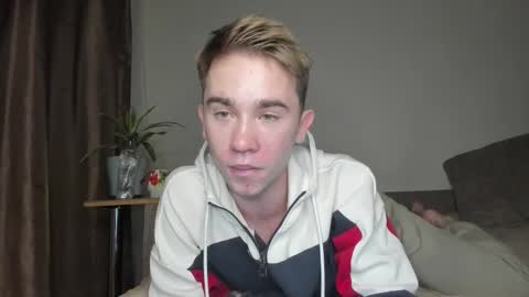 Snapshot of jimyti_bad_boy chatting on 10/18/25, 12:13 jimyti_bad_boy online show from 10/18/25, 12:13