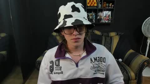 JinnBook online show from 01/17/25, 06:47