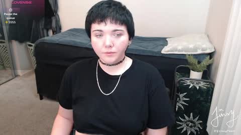 Snapshot of jinxyfawn chatting on 05/17/26, 05:38 jinxyfawn online show from 05/17/26, 05:38