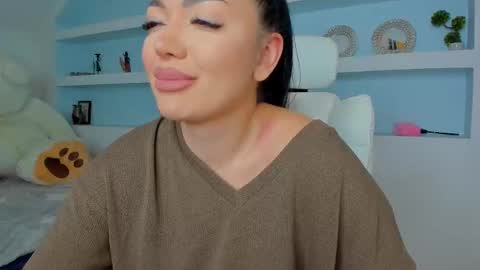 Juliee online show from 10/28/25, 07:38