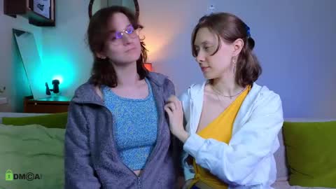 Snapshot of jitoon_exe chatting on 05/31/26, 08:32 Hey Guys We are Julia ginger Tina brunette online show from 05/31/26, 08:32