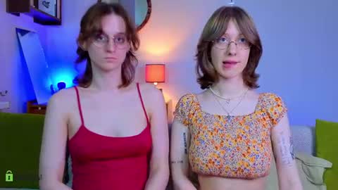 Snapshot of jitoon_exe chatting on 06/20/26, 08:33 Hey Guys We are Julia ginger Tina brunette online show from 06/20/26, 08:33