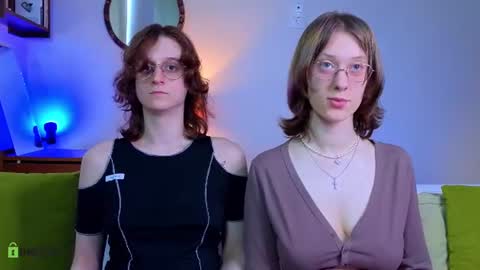 Snapshot of jitoon_exe chatting on 06/24/26, 05:39 Hey Guys We are Julia ginger Tina brunette online show from 06/24/26, 05:39
