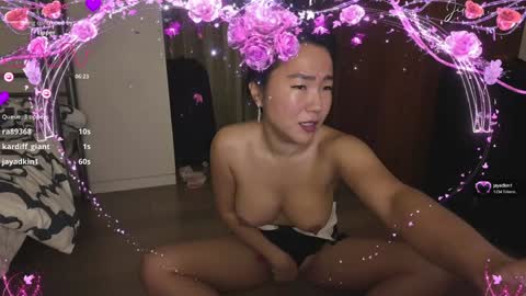 Snapshot of jiwon4u chatting on 01/19/25, 05:28 Jiwon online show from 01/19/25, 05:28