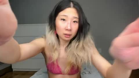 Jiwoo online show from 03/21/26, 11:52