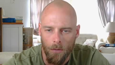 Snapshot of jjameson41 chatting on 02/22/25, 01:35 JamesJan van Rebel online show from 02/22/25, 01:35