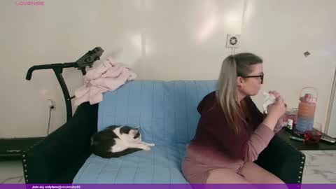 Snapshot of jjjust4fun1985 chatting on 01/24/25, 01:45 Nicole Allen online show from 01/24/25, 01:45