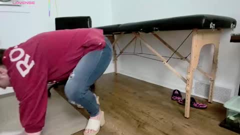 Nicole  Allen online show from 03/10/26, 12:48