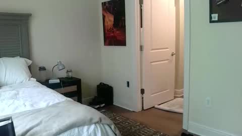 jledger3405 online show from 04/28/26, 06:13