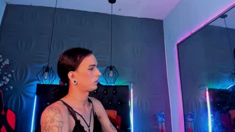 Joa Isaza     online show from 01/11/25, 10:08