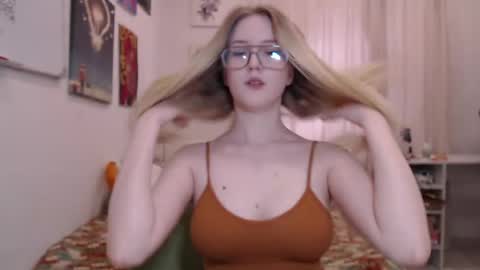 Snapshot of joan_kiss chatting on 05/29/26, 02:37 joan_kiss online show from 05/29/26, 02:37