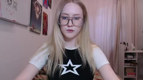 Snapshot of joan_kiss chatting on 06/09/26, 02:50 joan_kiss online show from 06/09/26, 02:50