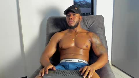 Snapshot of joan_saenz chatting on 12/29/24, 11:18 JOAN SAENZ online show from 12/29/24, 11:18