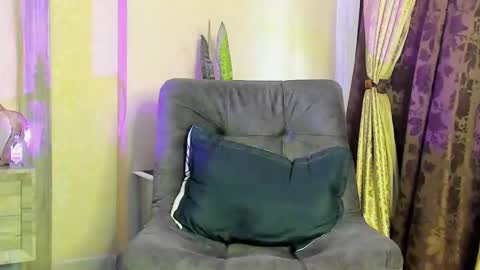 Snapshot of joan_saenz chatting on 02/23/25, 02:04 JOAN SAENZ online show from 02/23/25, 02:04