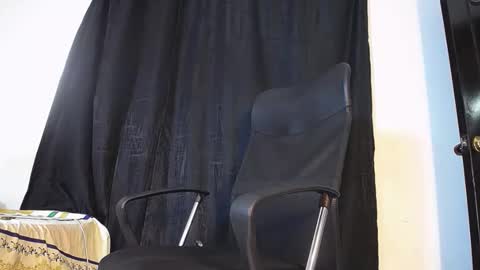 Snapshot of joan_silva chatting on 11/27/25, 04:47 joan_silva online show from 11/27/25, 04:47