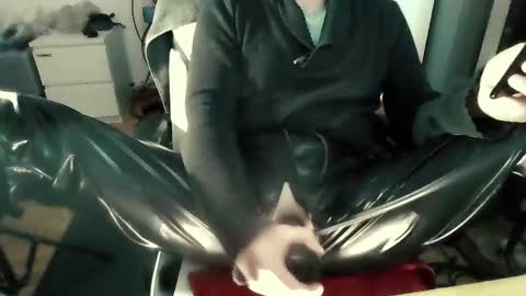 Snapshot of joanesxfree chatting on 01/08/25, 04:11 The sweetest toy online show from 01/08/25, 04:11