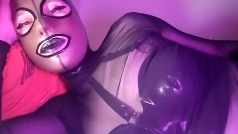 Snapshot of joanesxfree chatting on 01/09/25, 11:02 The sweetest toy online show from 01/09/25, 11:02