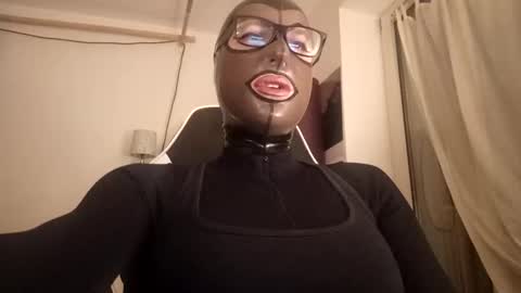 Snapshot of joanesxfree chatting on 02/14/25, 11:20 The sweetest toy online show from 02/14/25, 11:20