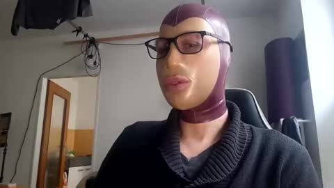 Snapshot of joanesxfree chatting on 02/16/25, 01:38 The sweetest toy online show from 02/16/25, 01:38