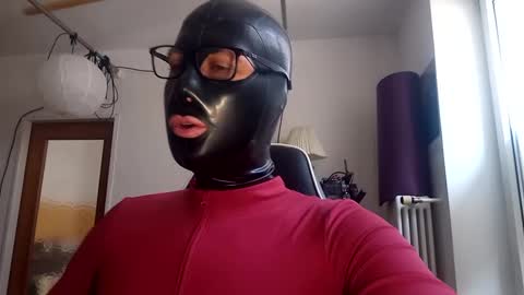 Snapshot of joanesxfree chatting on 02/18/25, 11:55 The sweetest toy online show from 02/18/25, 11:55