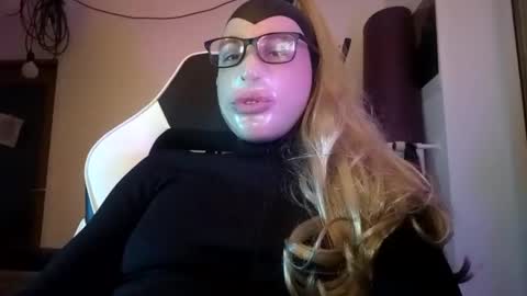 Snapshot of joanesxfree chatting on 03/03/25, 11:24 The sweetest toy online show from 03/03/25, 11:24