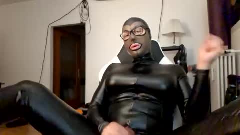 Snapshot of joanesxfree chatting on 09/20/25, 08:54 The sweetest toy online show from 09/20/25, 08:54