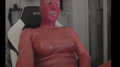 Snapshot of joanesxfree chatting on 09/29/25, 07:30 The sweetest toy online show from 09/29/25, 07:30