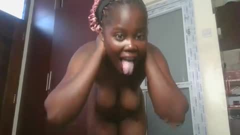 Snapshot of joankein_255 chatting on 11/15/25, 06:33 varl online show from 11/15/25, 06:33