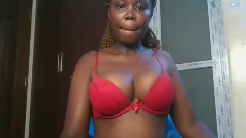 Snapshot of joankein_255 chatting on 11/30/25, 06:45 varl online show from 11/30/25, 06:45