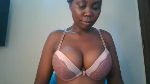Snapshot of joankein_255 chatting on 04/19/26, 05:18 varl online show from 04/19/26, 05:18