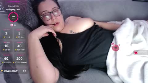 Snapshot of joanna_cw chatting on 10/21/25, 09:54 Jo online show from 10/21/25, 09:54