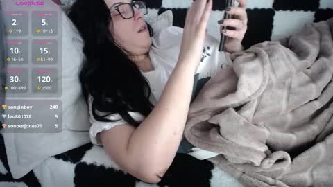 Snapshot of joanna_cw chatting on 12/14/25, 09:25 Jo online show from 12/14/25, 09:25