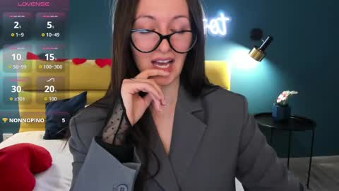 Joan online show from 03/06/26, 01:35