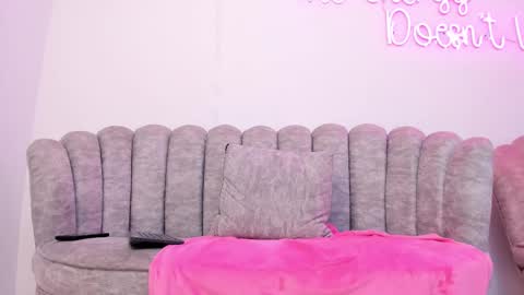 Snapshot of joao_batista_team chatting on 02/19/25, 04:44 JOAO BATISTA online show from 02/19/25, 04:44