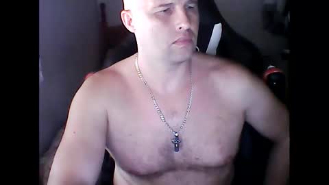 Snapshot of joaquin190 chatting on 10/24/25, 01:18 joaquin190 online show from 10/24/25, 01:18