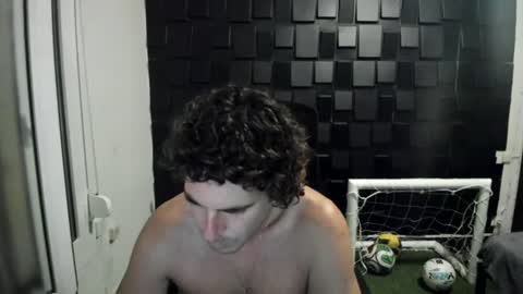 Snapshot of joaquin420_hot chatting on 06/25/26, 07:40 joaquin420_hot online show from 06/25/26, 07:40