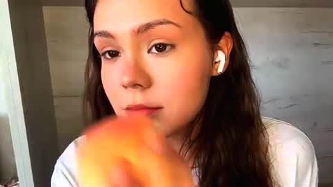 Mila online show from 03/18/26, 08:50